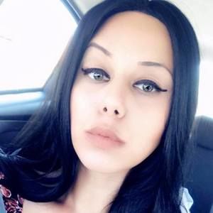 Meet your Posher, Cierra